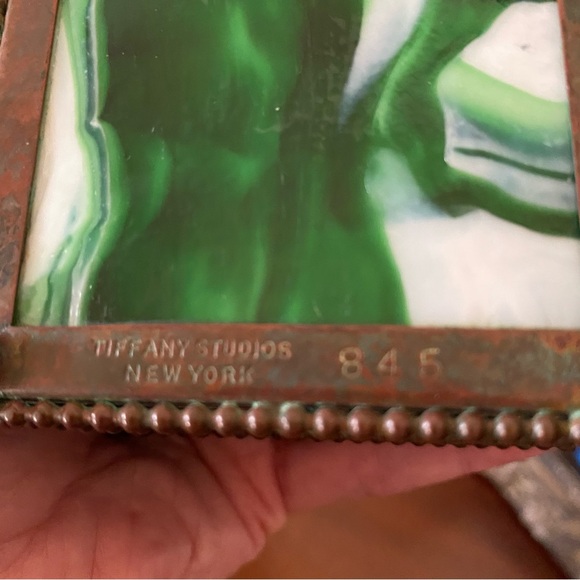 VTG Tiffany Studios ink well - bronze & swirled green stained glass marked 845 - Picture 9 of 10